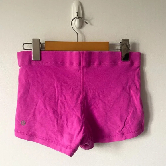 Lululemon Athletic Shorts Pink Size 4 - Picture 2 of 3